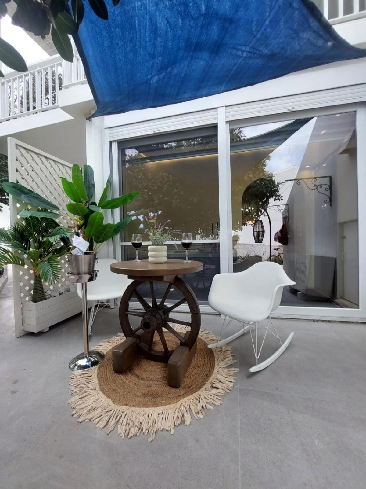 George'S Point Of View Apartment Náousa Exterior photo